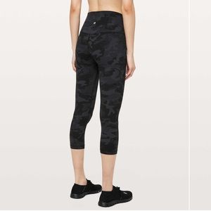 NWT Lululemon Align HR Crop *21"